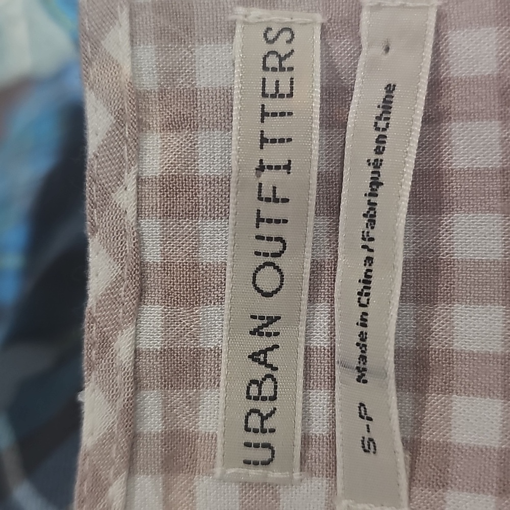 Urban Outfitters Gray and White Fitted Cap Sleeve Crop Blouse - Picture 8 of 8